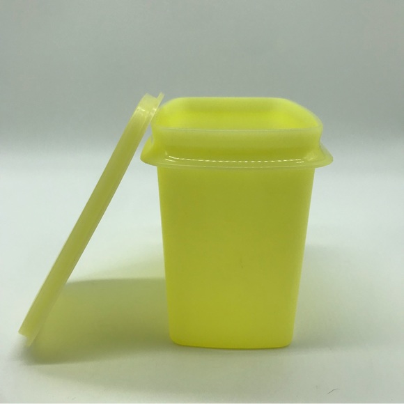 Vintage Retro Yellow Tupperware Storage Container Kitchen With Lid - Picture 2 of 11
